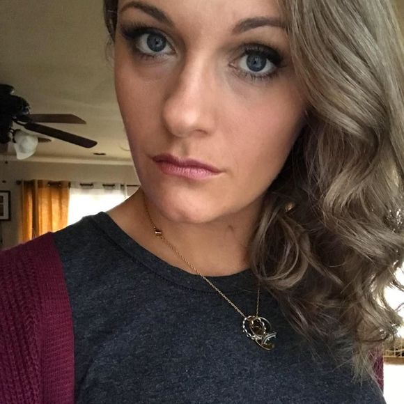 Meet your Posher, Rebecca - Picture 1 of 1